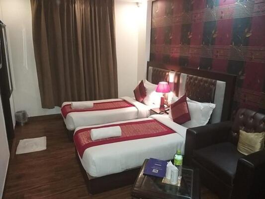 Hotel Waterfall Paschim Vihar Delhi Екстер'єр фото
