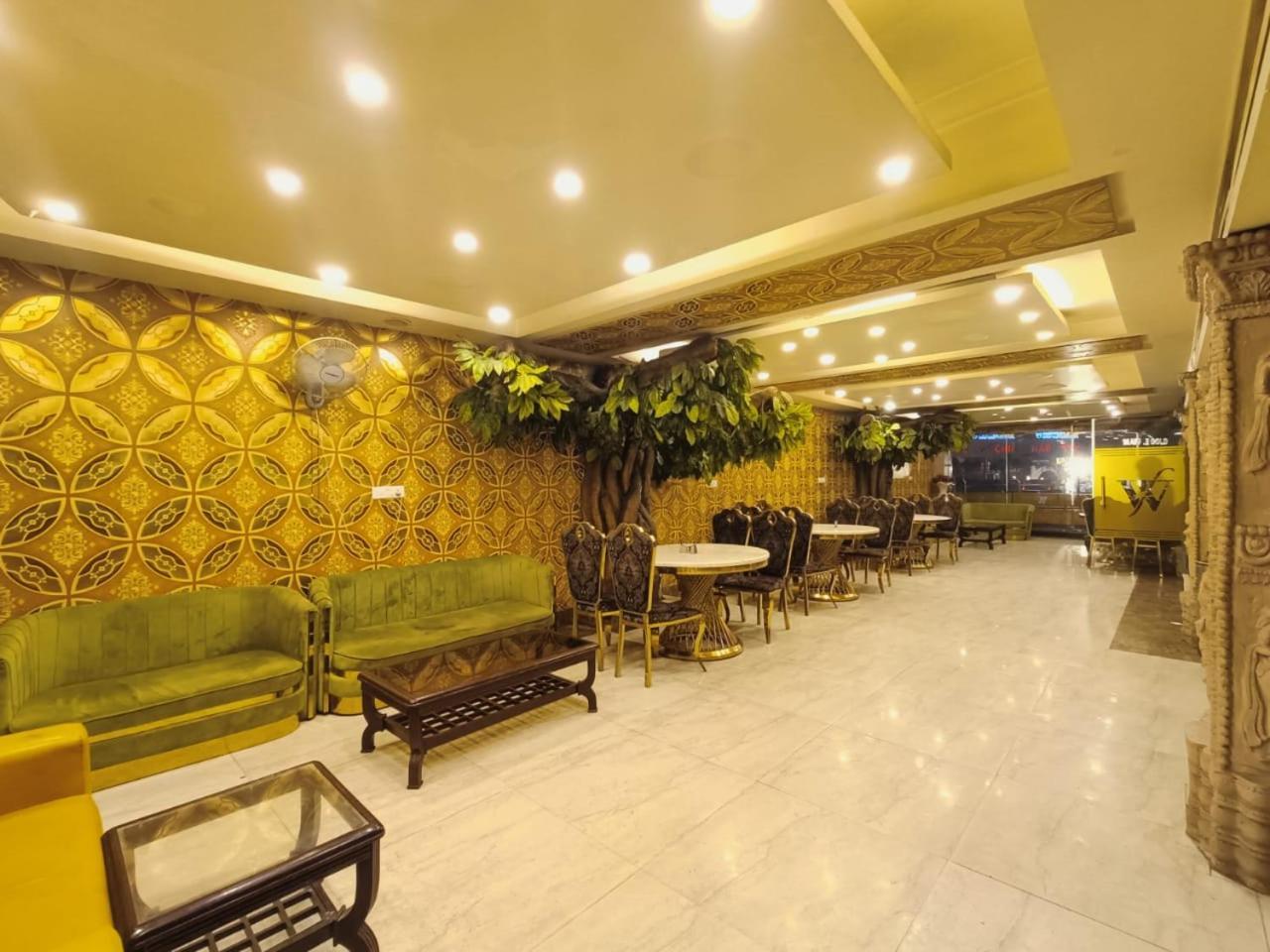 Hotel Waterfall Paschim Vihar Delhi Екстер'єр фото